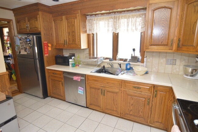 Building Photo - 266 Market St Rental
