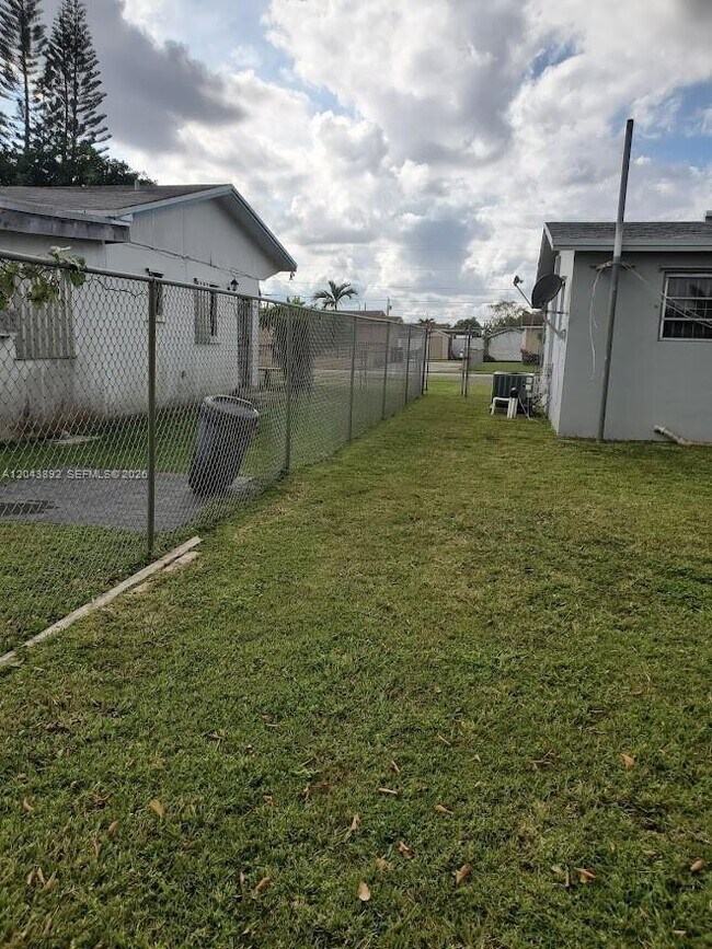 Photo - 14721 SW 104th Ave