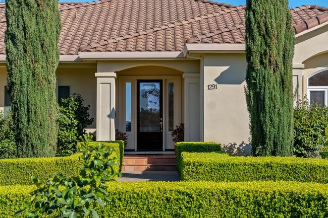 Photo - Monticello Road Home with Scenic Vineyard Views