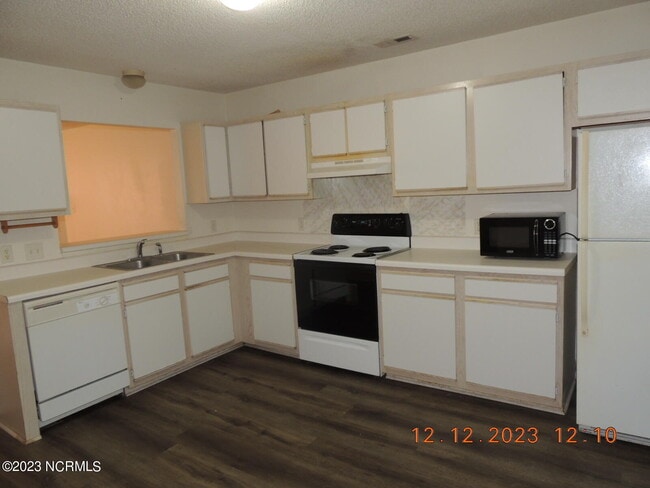 Photo - 1203 Pueblo Dr