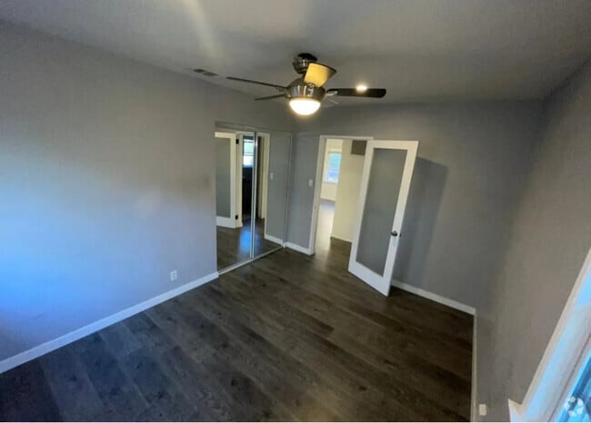 Building Photo - 411 W Windsor Rd Rental