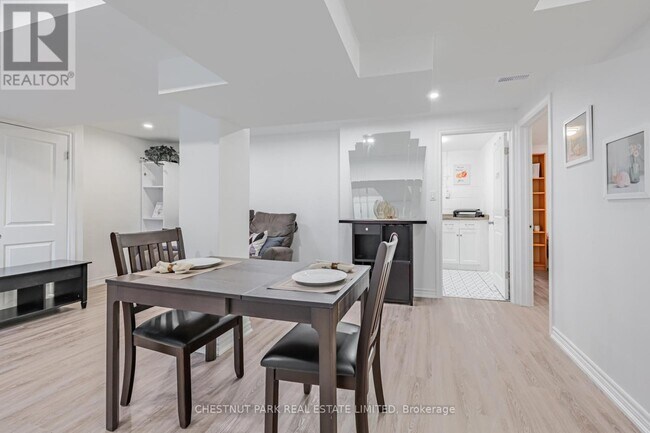 Photo - 3 Sanctbury Pl