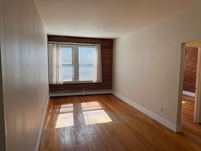 Photo - 105 Main St Unidad 304