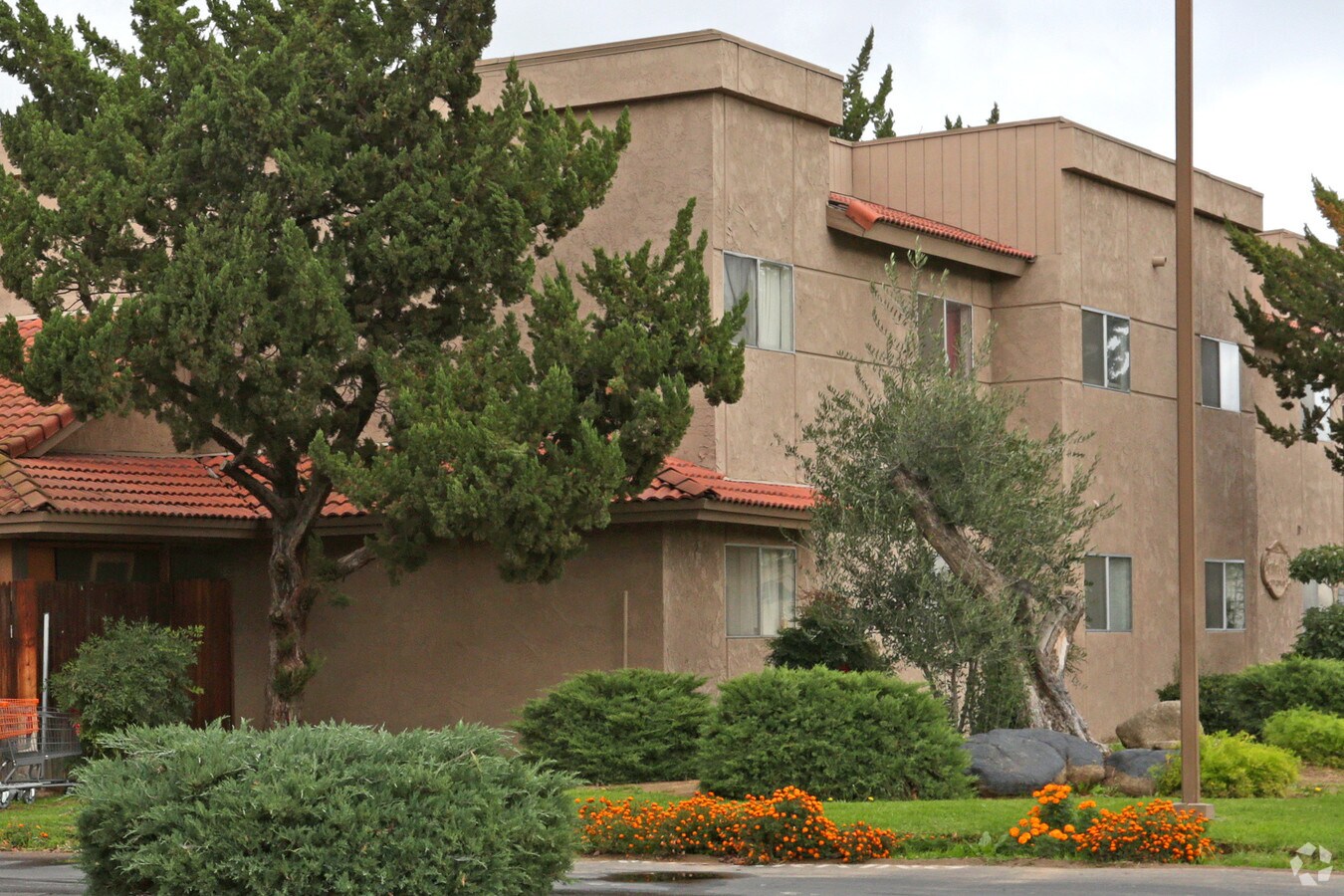 Photo - Country Club Village Apartments