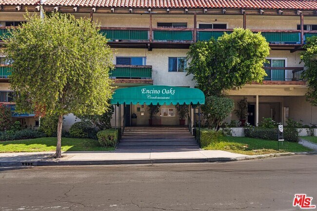 5460 White Oak Ave Unit A105