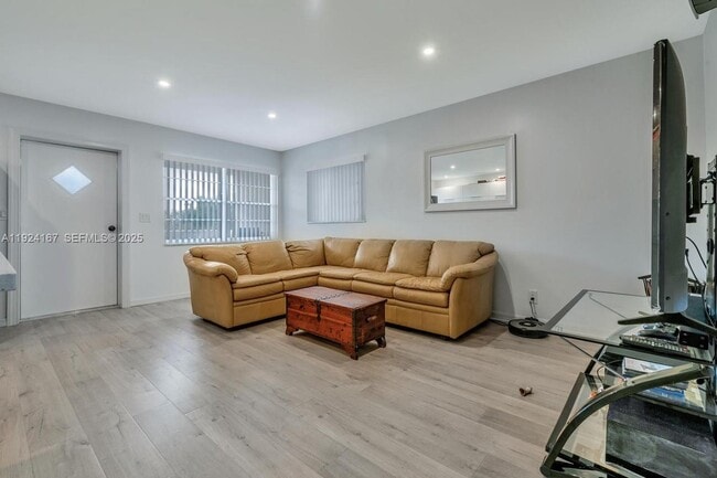 Photo - 417 N K St Unit 5B