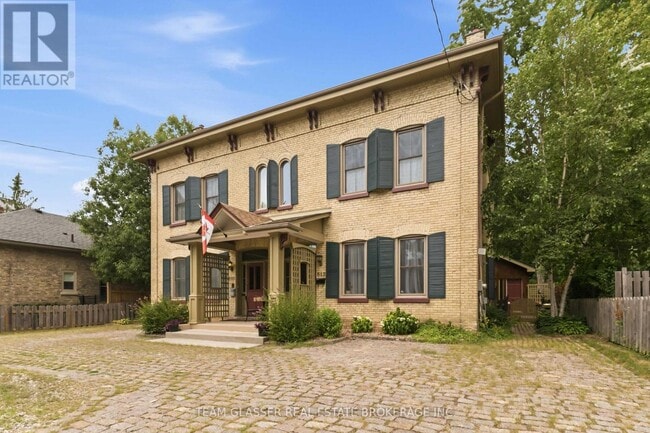 Photo - 510 Dufferin Ave