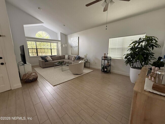 Photo - 111 Solano Woods Dr