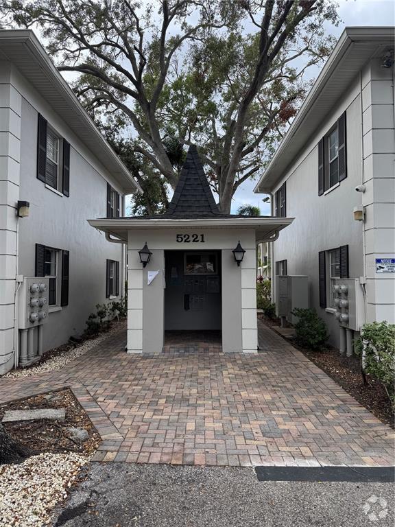 Building Photo - 5221 Bayshore Blvd Unit 37 Rental