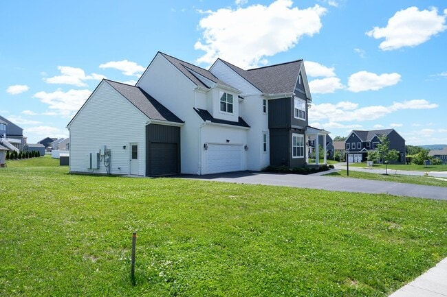 Photo - 245 Hollyhock Dr