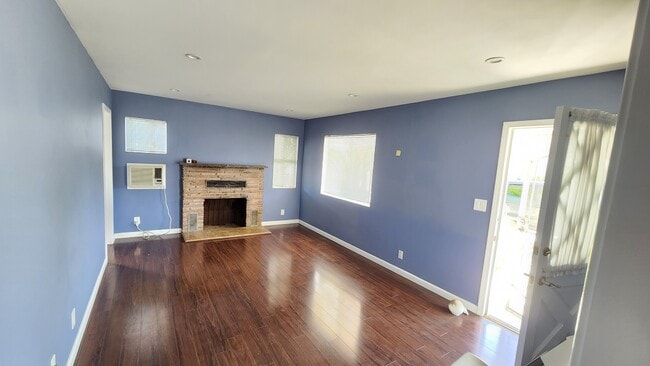 Photo - 8131 Lloyd Ave