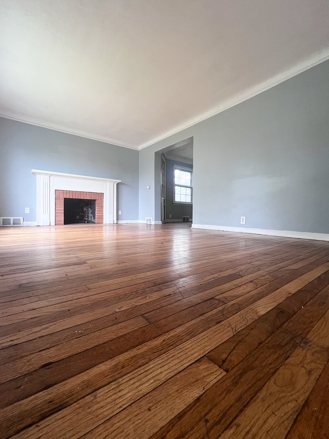 Photo - 20926 Moross Rd