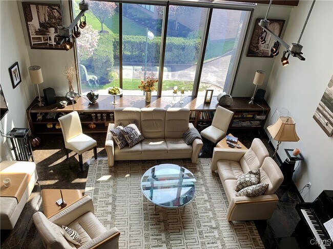 Photo - 520 Seneca St