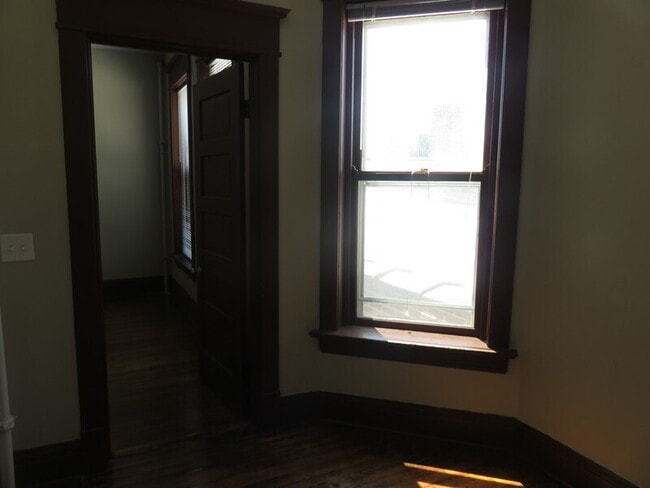 Photo - 608 W 3rd St Unit 2D