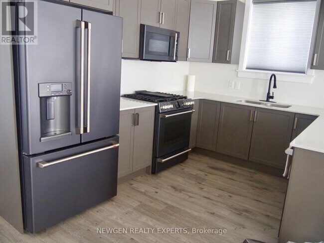 Photo - 189 Dr Richard James Cres