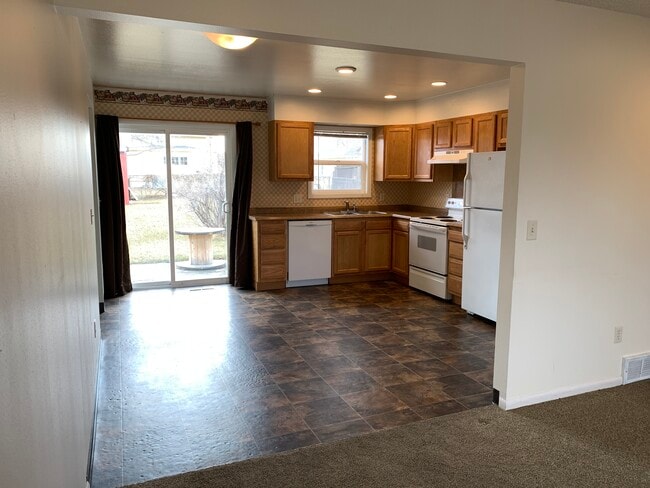 Photo - 1412 Cheryl St