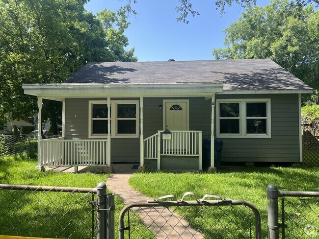 Building Photo - 308 11th Ave N Rental