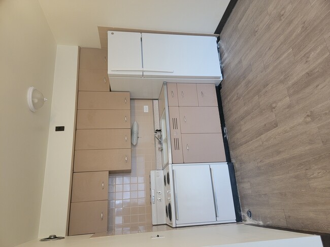 Photo - 144 Ann St Unit 8