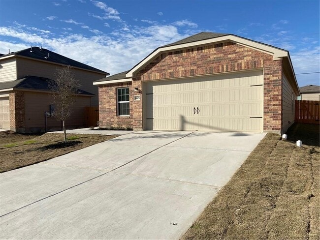 Photo - 401 Hyacinth Way