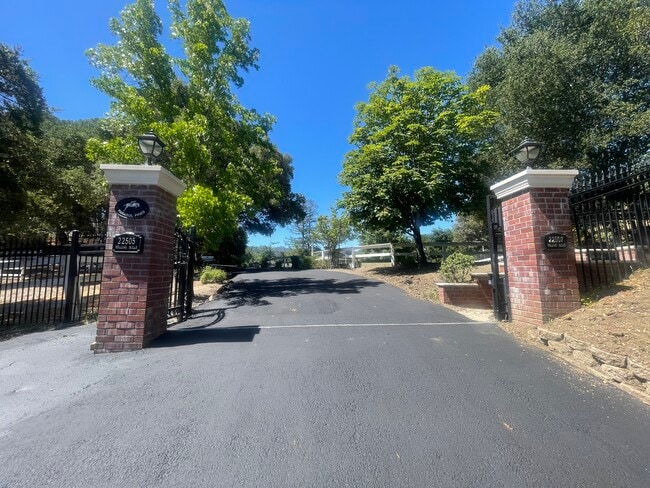 Photo - 22505 Rolling Hills Rd