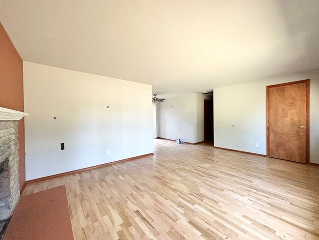 Photo - 3BR/1+1BA Single Family House - Bellevue