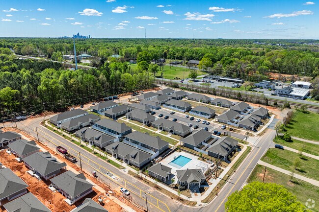 Photo - Zora University