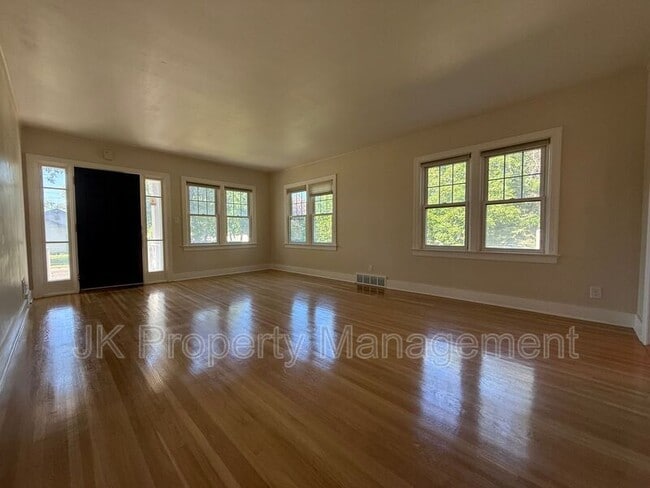 Photo - 2726 1st Ave N