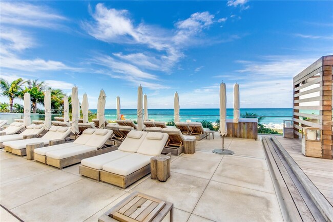 Building Photo - 2301 Collins Ave Unit 1026 Rental