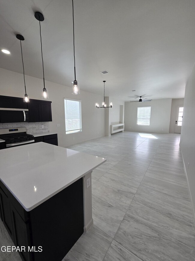 Photo - 13645 Keighly St