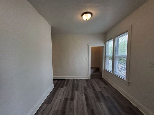 Photo - 525 W 5th St