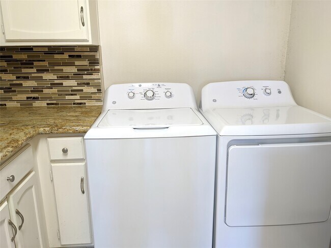 Photo - 361 N Post Oak Ln Unit True