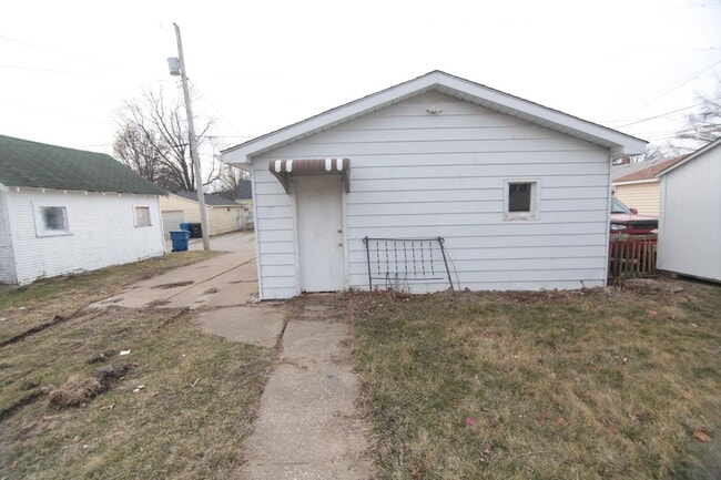 Photo - 2335 31st St