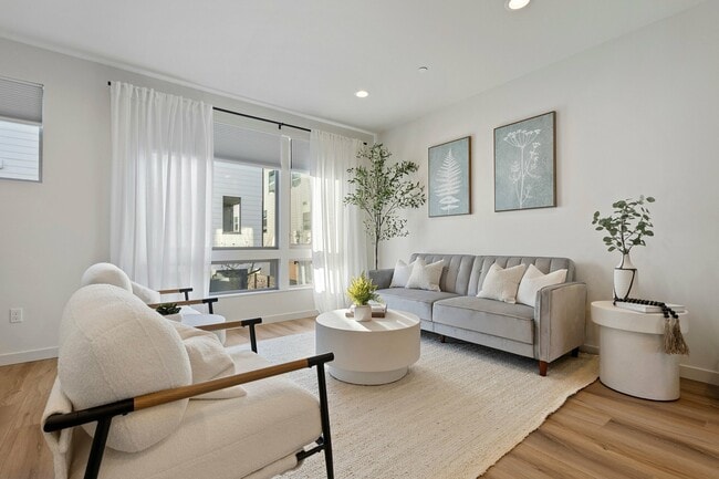 Building Photo - 18007 3rd Ave NE