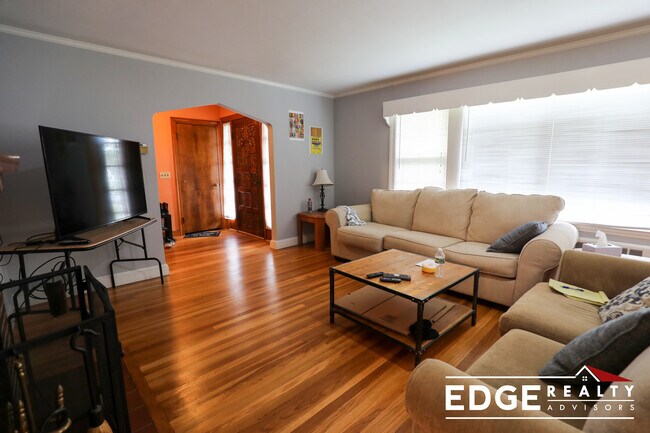 Photo - 7 Allen Rd Unit 4