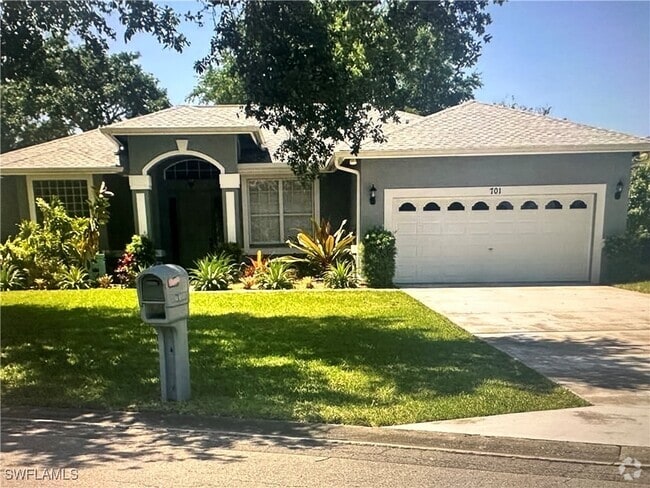 Building Photo - 701 Meyer Dr Rental