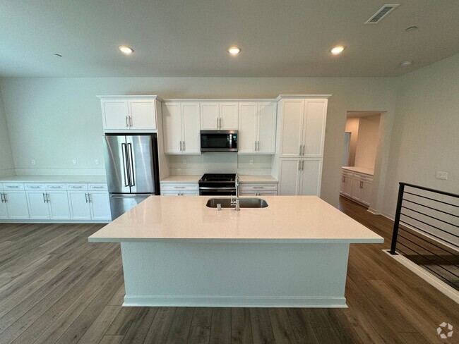 Building Photo - Luxurious 3 Bedroom 2 Bathroom Townhome in...