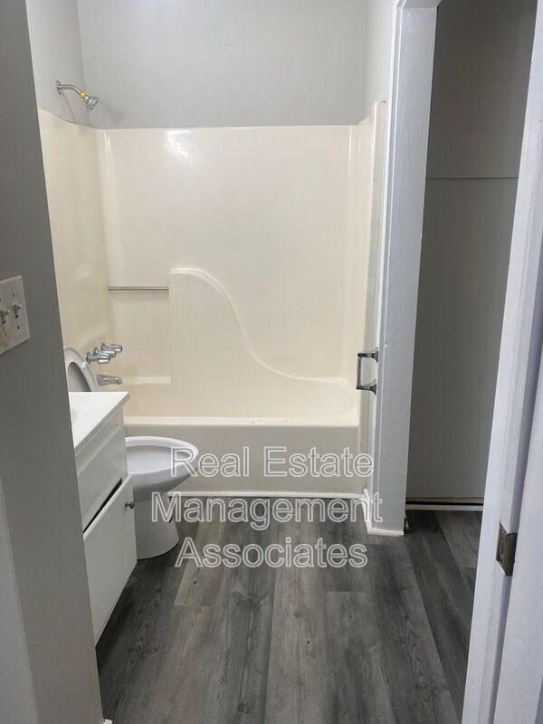 Photo - 521 E Central Ave