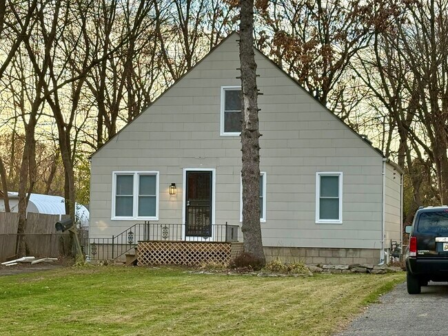 Building Photo - 19365 Grandview St