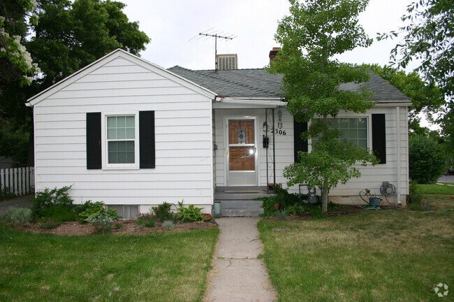 Building Photo - 2306 Sunnyside Ave S Rental