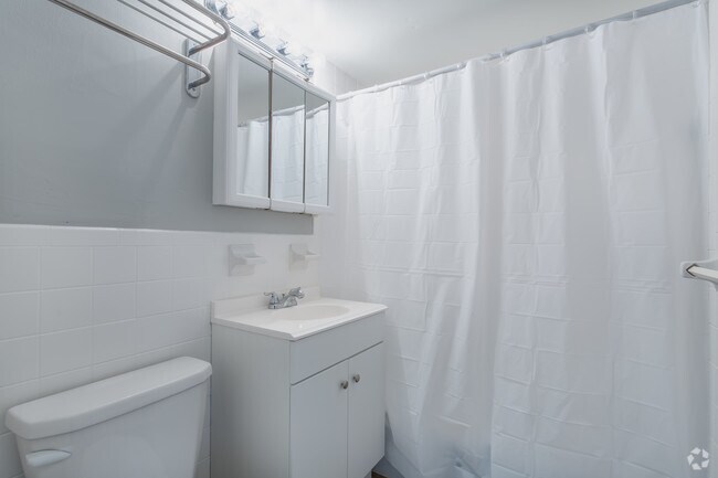 2BD 1BA 775 - 800 sq. ft.