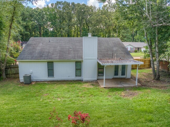 Photo - 5716 Heartwood Dr