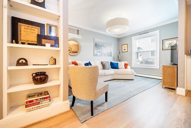 Photo - 32 Covington St Unit SF