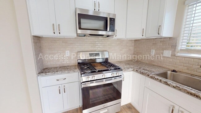 Photo - 1601 Carver Rd