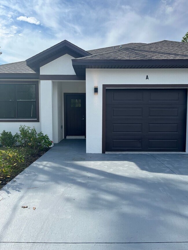 Photo - BEAUTIFUL BRAND NEW DUPLEX!!