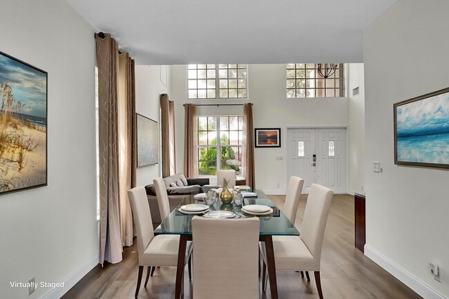 Photo - 3354 Greenview Ter W