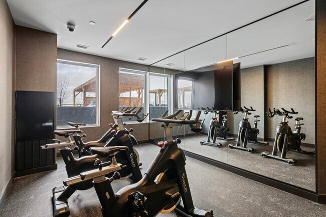 Photo - 8020 Derry Rd Unité 1-Bed