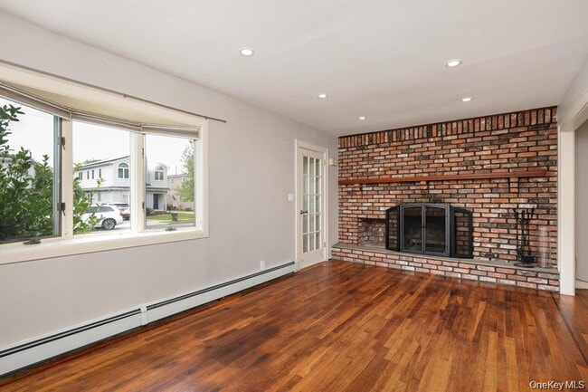23 Rosebud Ave