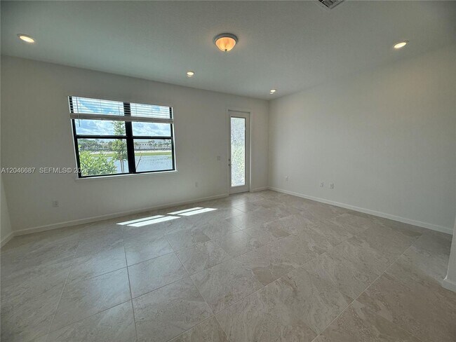 4286 Efendi Dr