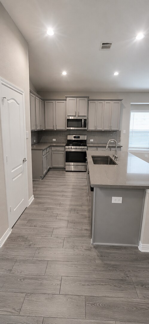 Photo - 14143 Medina Dr