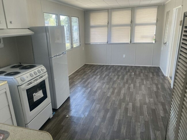 Photo - 10 Circle Dr